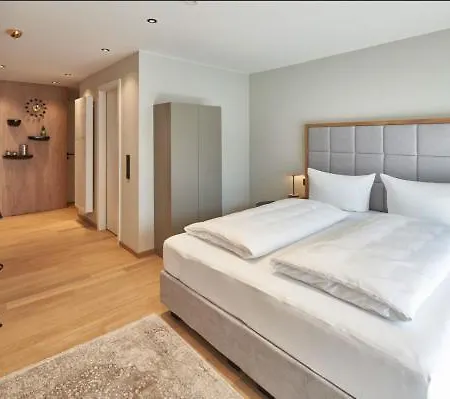 Kaiser 4 Apartment